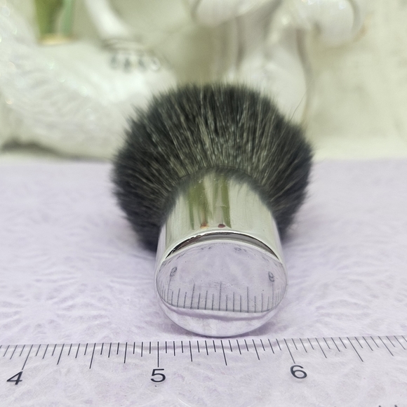 Kabuki Full Coverage Foundation Powder Brush - Picture 4 of 5